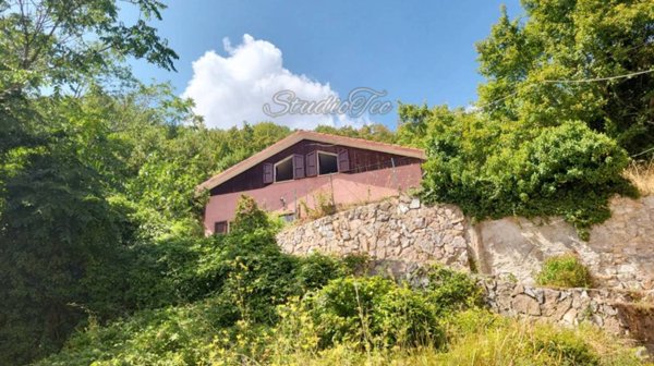 casa indipendente in vendita a Sassoferrato in zona Sementana
