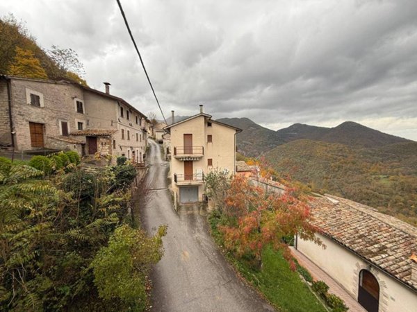 casa indipendente in vendita a Sassoferrato in zona Pantana