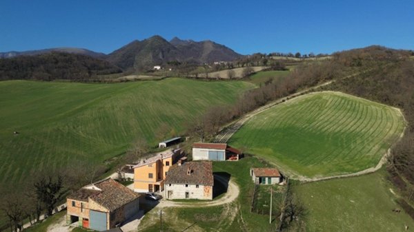 appartamento in vendita a Sassoferrato in zona Gaville