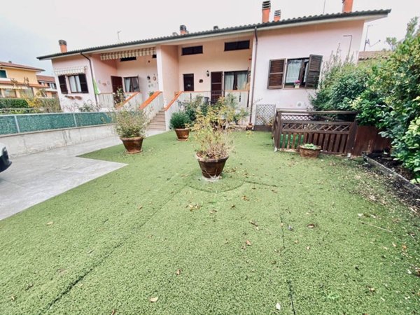 casa indipendente in vendita a Sassoferrato