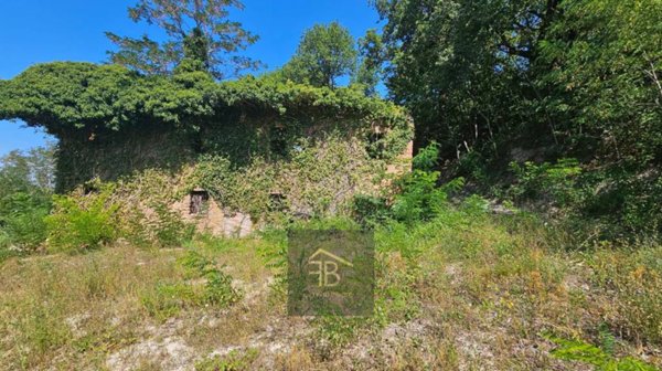 casa indipendente in vendita a Sassoferrato