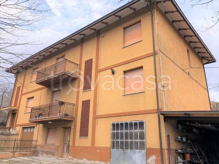 casa indipendente in vendita a Sassoferrato in zona Morello