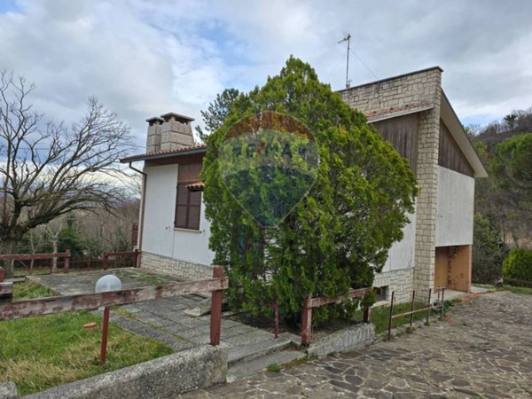 casa indipendente in vendita a Sassoferrato in zona Valdolmo