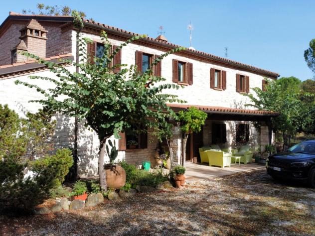 casa indipendente in vendita a Sassoferrato in zona Cabernardi