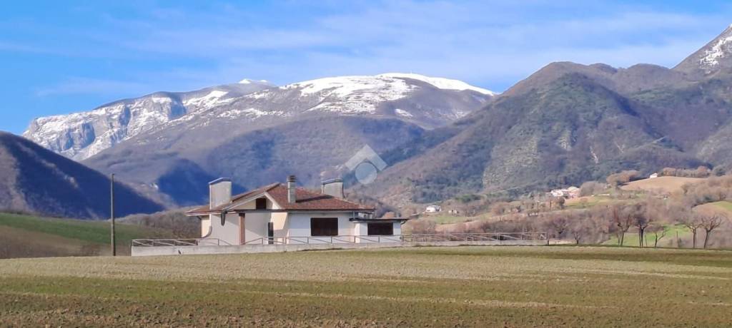 casa indipendente in vendita a Sassoferrato in zona Serra San Facondino