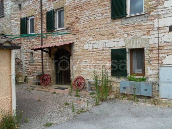 casa indipendente in vendita a Sassoferrato