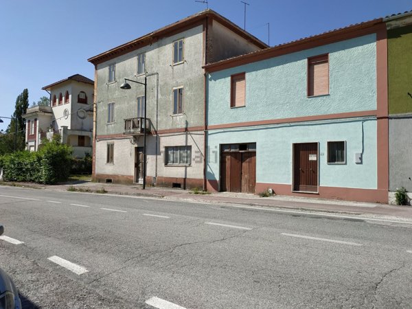 casa indipendente in vendita a Sassoferrato in zona Monterosso