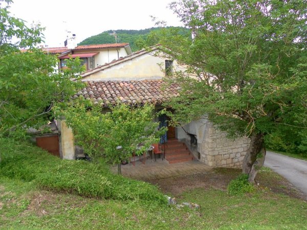 casa indipendente in vendita a Sassoferrato