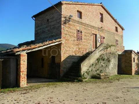 casa indipendente in vendita a Sassoferrato in zona San Paolo
