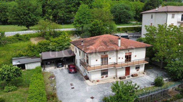 casa indipendente in vendita a Sassoferrato