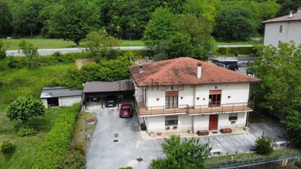casa indipendente in vendita a Sassoferrato
