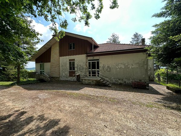 casa indipendente in vendita a Sassoferrato
