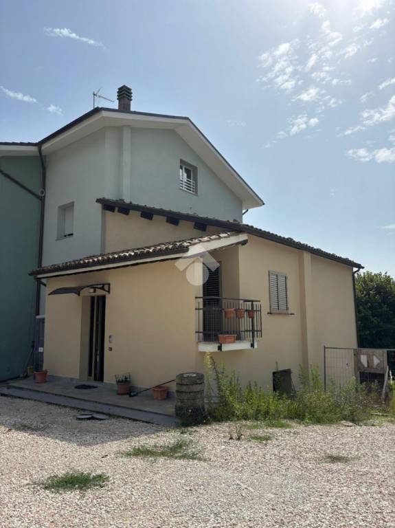 appartamento in vendita a Sassoferrato in zona Felcioni