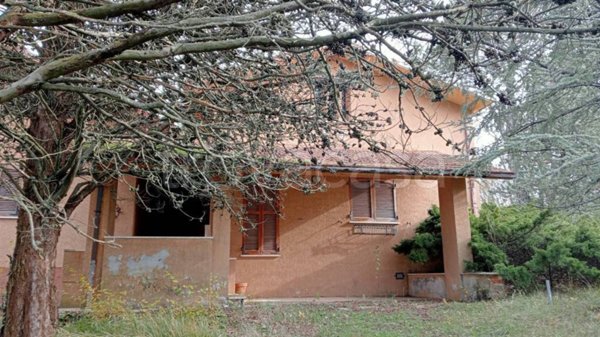 casa indipendente in vendita a Sassoferrato
