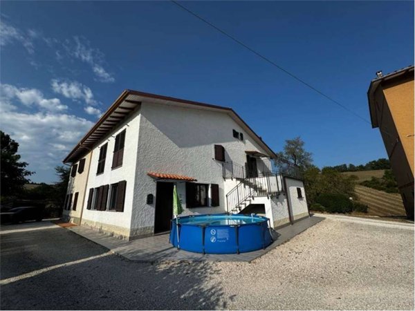 casa indipendente in vendita a Sassoferrato