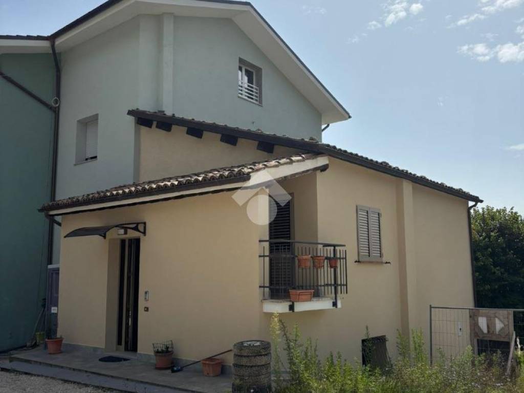 appartamento in vendita a Sassoferrato in zona Felcioni