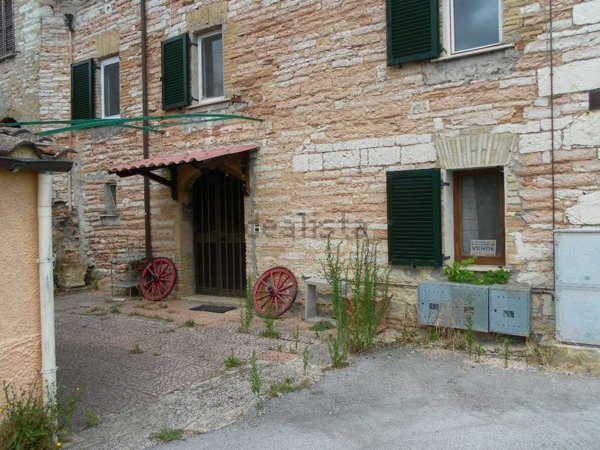casa indipendente in vendita a Sassoferrato