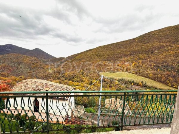 casa indipendente in vendita a Sassoferrato in zona Pantana