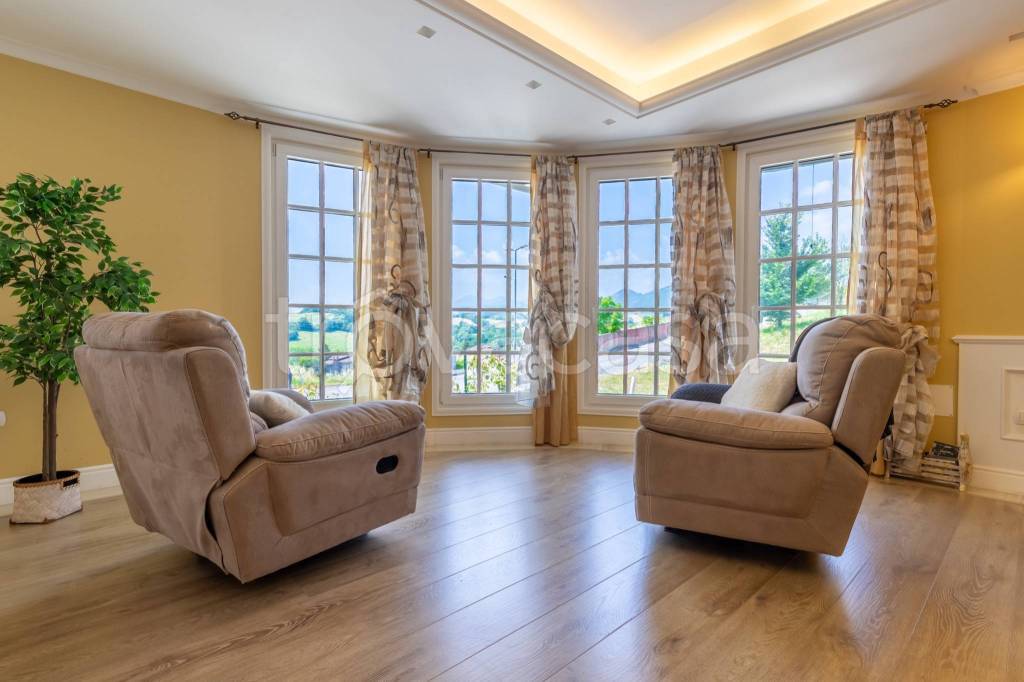 casa indipendente in vendita a Sassoferrato