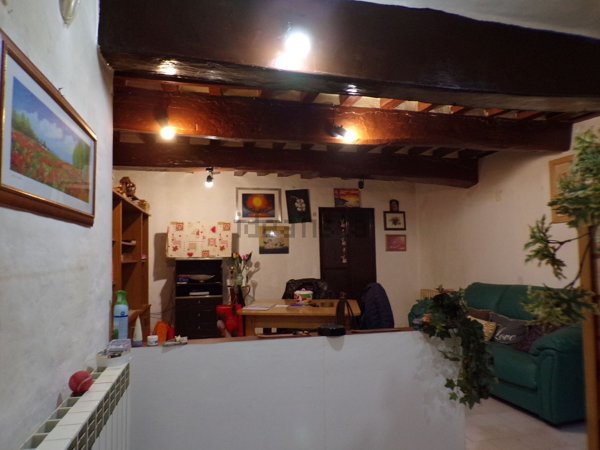 casa indipendente in vendita a Sassoferrato in zona Baruccio