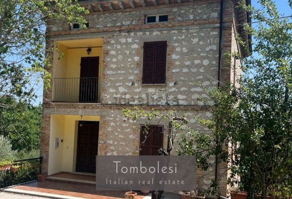 casa indipendente in vendita a Sassoferrato