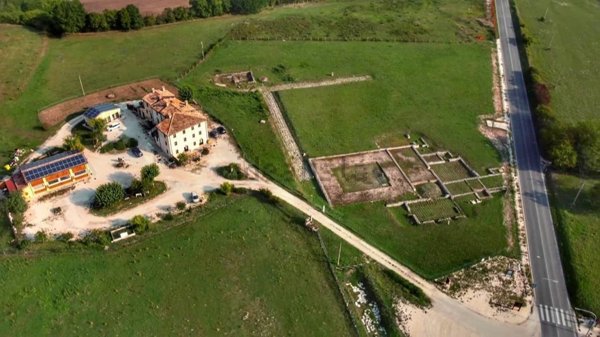 casa indipendente in vendita a Sassoferrato
