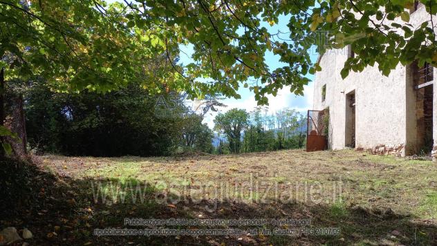 locale commerciale in vendita a Sassoferrato in zona Monterosso