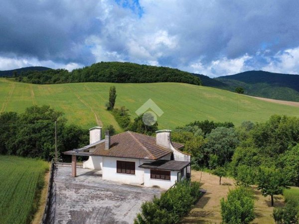 casa indipendente in vendita a Sassoferrato in zona Serra San Facondino