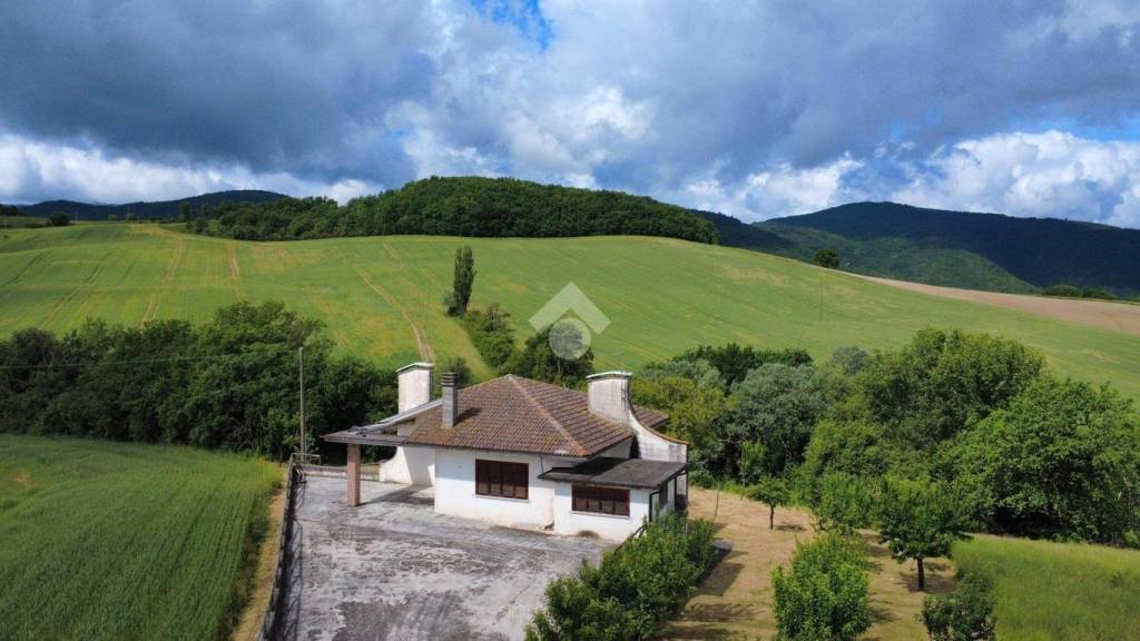 casa indipendente in vendita a Sassoferrato in zona Serra San Facondino