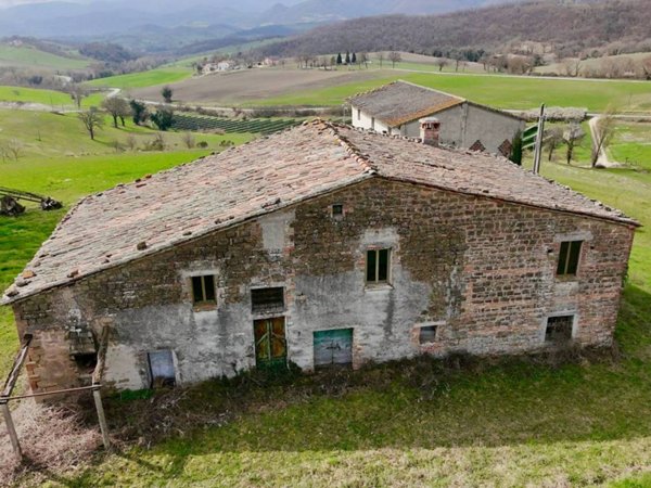 casa indipendente in vendita a Sassoferrato