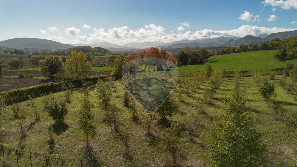 terreno edificabile in vendita a Sassoferrato in zona Catobagli