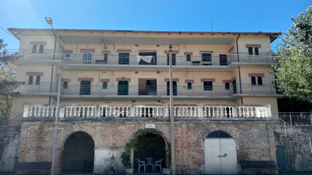appartamento in vendita a Sassoferrato in zona Rotondo