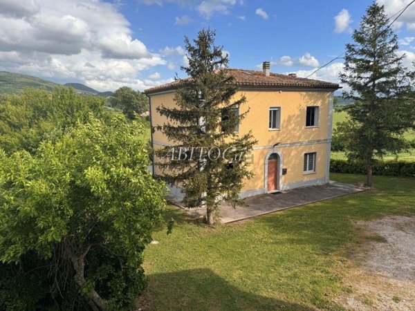 casa indipendente in vendita a Sassoferrato in zona Serra San Facondino
