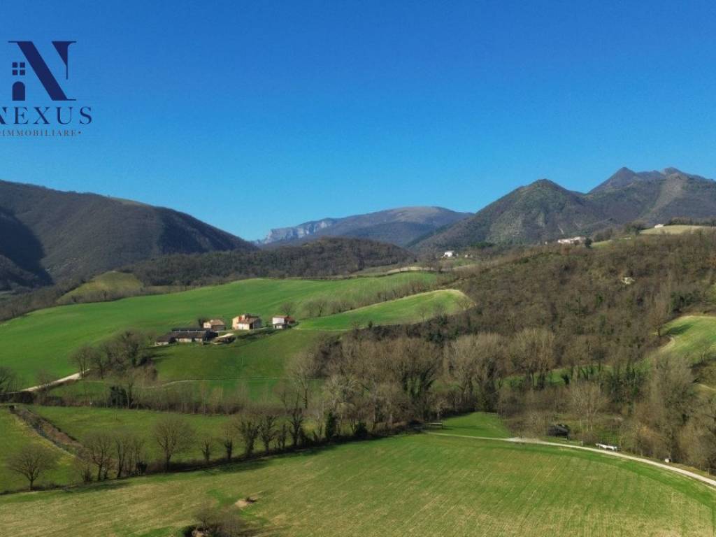 casa indipendente in vendita a Sassoferrato in zona Gaville