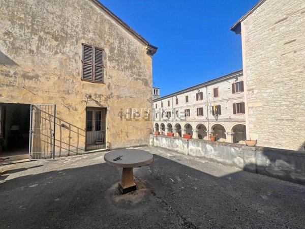 casa indipendente in vendita a Sassoferrato