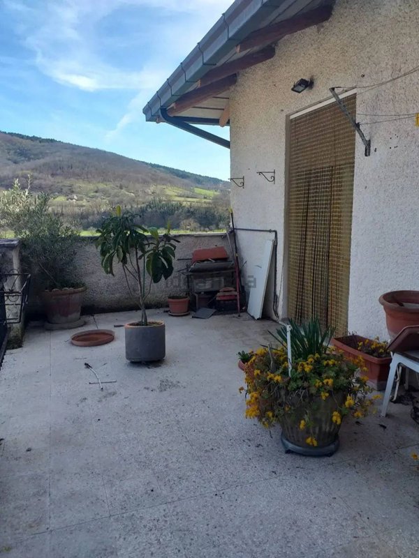 appartamento in vendita a Sassoferrato in zona Borgo Sassoferrato
