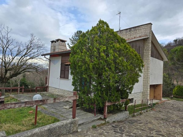 casa indipendente in vendita a Sassoferrato in zona Valdolmo