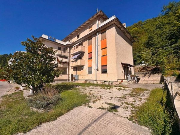 appartamento in vendita a Sassoferrato in zona Borgo Sassoferrato