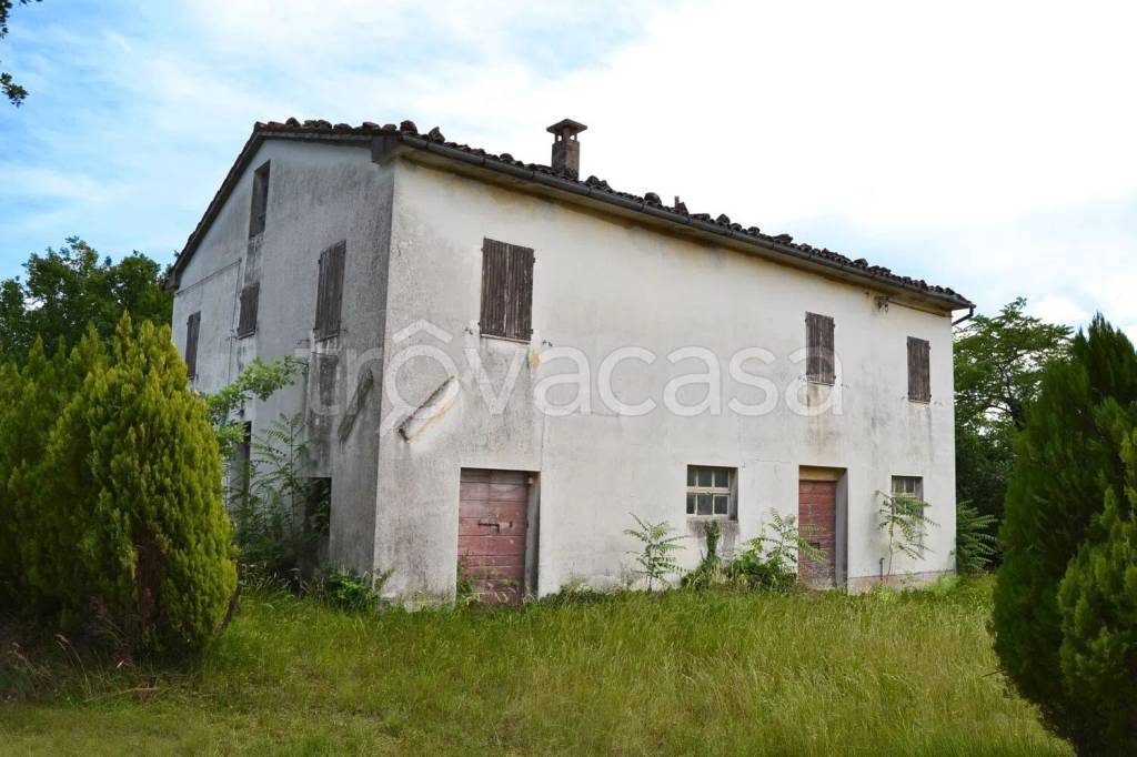 casa indipendente in vendita a Sassoferrato in zona Catobagli