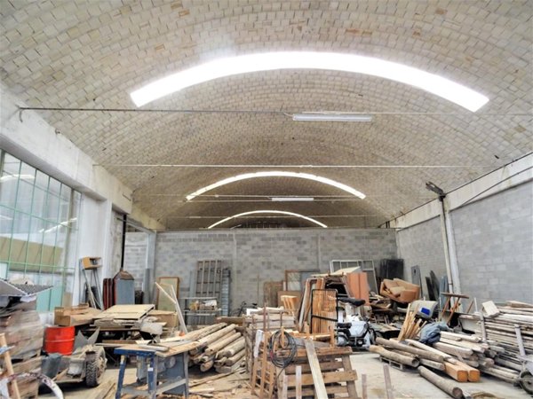 locale commerciale in vendita a Senigallia in zona Cannella