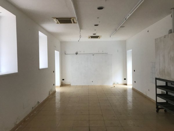 negozio in vendita a Senigallia