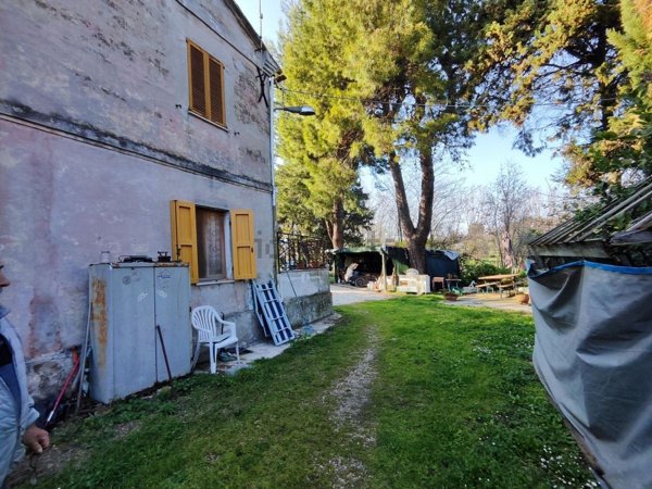 casa semindipendente in vendita a Senigallia in zona Scapezzano