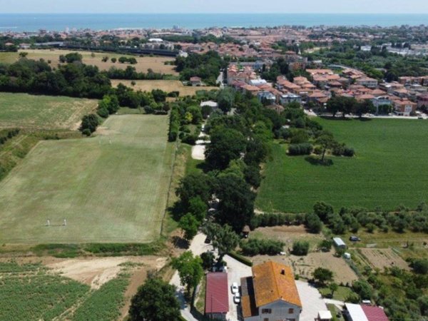 casa indipendente in vendita a Senigallia in zona Scapezzano