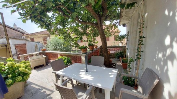 casa indipendente in vendita a Senigallia in zona Scapezzano