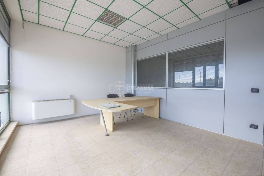 ufficio in vendita a Senigallia in zona Cesano