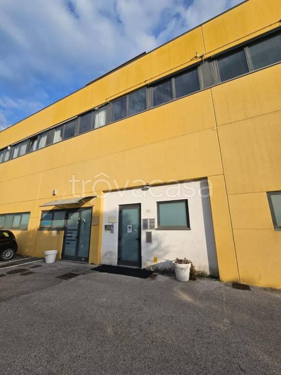 ufficio in vendita a Senigallia in zona Cesano