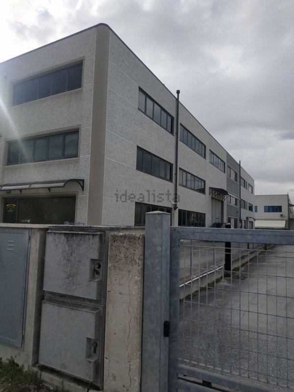 ufficio in vendita a Senigallia in zona Borgo Passera