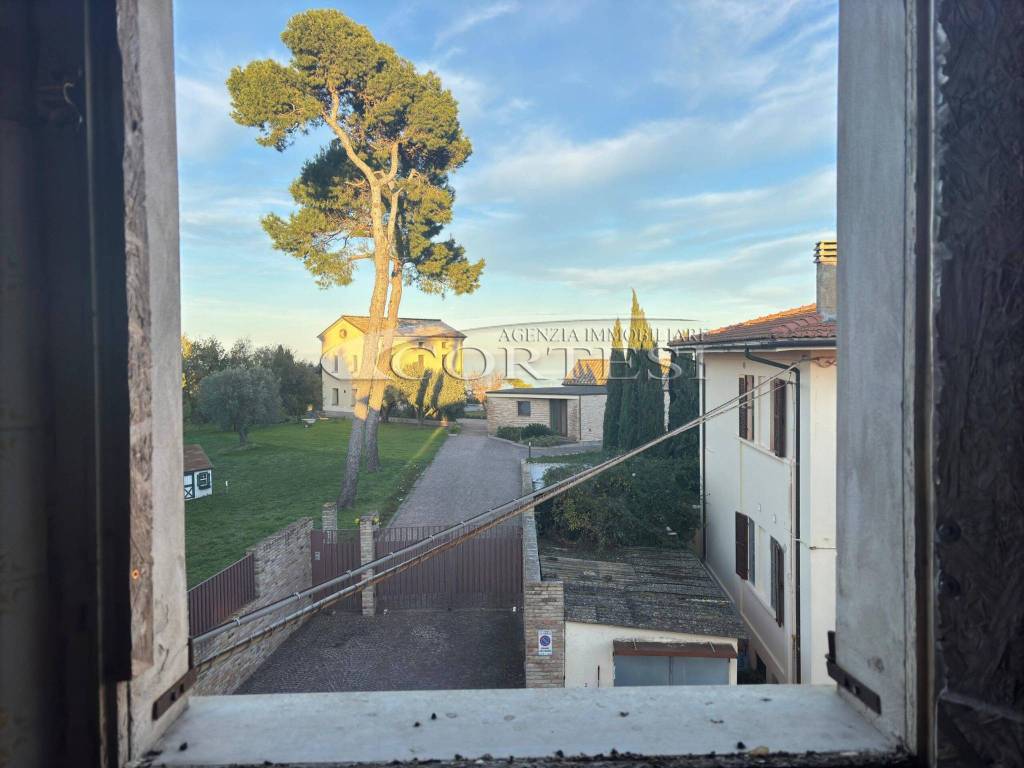 casa indipendente in vendita a Senigallia in zona Scapezzano