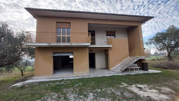 casa indipendente in vendita a Senigallia in zona Scapezzano