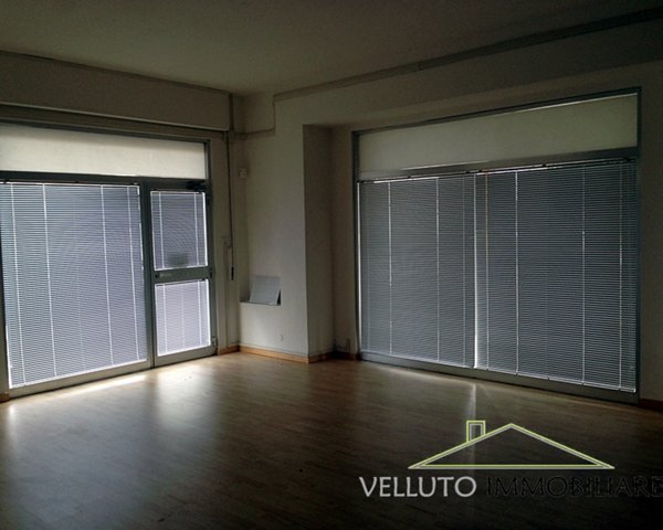 locale commerciale in vendita a Senigallia